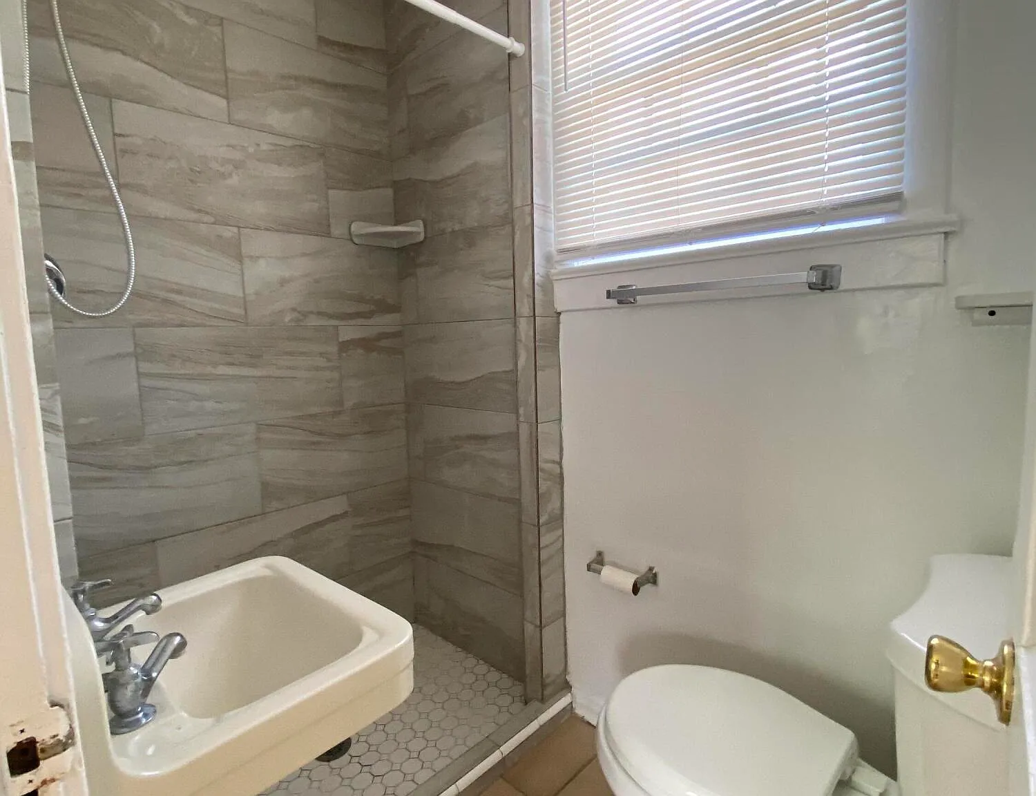 1 bed, 1.0 bath, 336 sqft, $800 — Photo 4