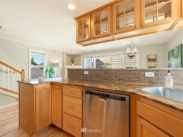 150 W Florentia St #A — Photo 13