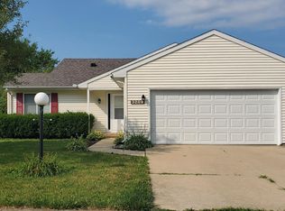 3209 Amy Dr, Champaign, IL 61822