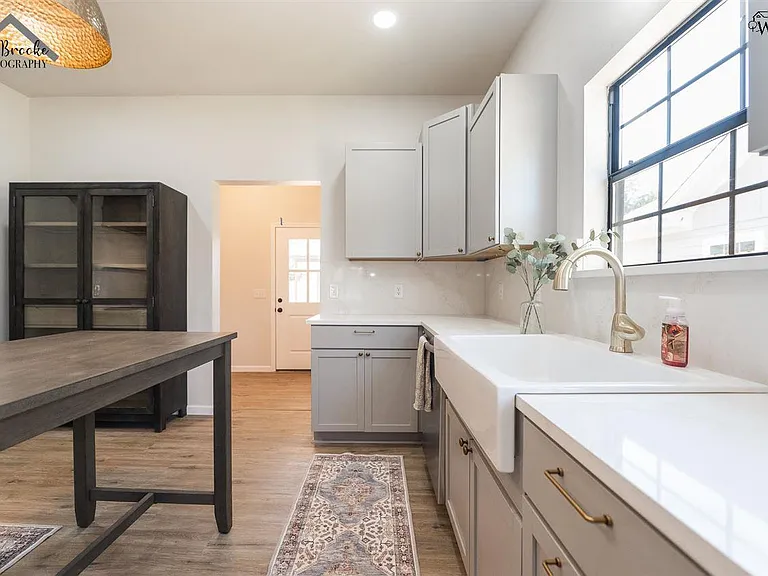 103 W Aldine St — Photo 10