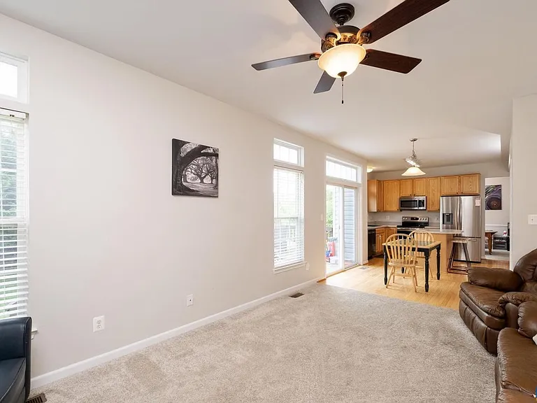662 Holly Hill Dr — Photo 7