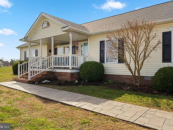 3rd image of 1378 Royal Way