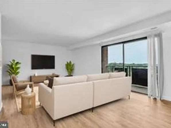 3100 S Manchester St APT 827, Falls Church, VA 22044