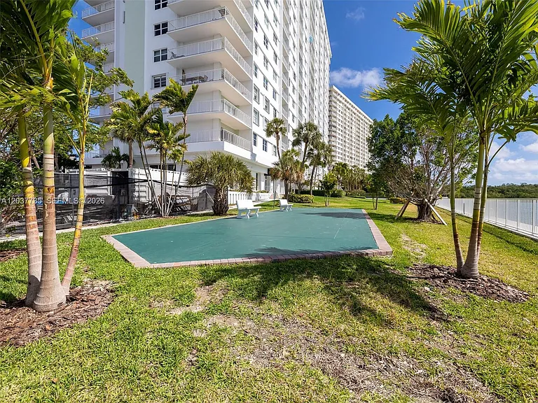 500 Bayview Dr #1520 — Photo 48