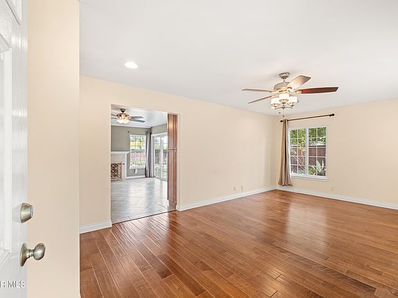 4th image of 2984 Elmwood St