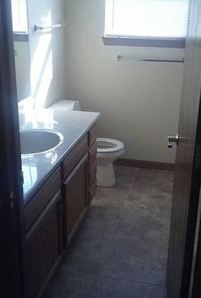 5th image of 612 Stockbridge Ln