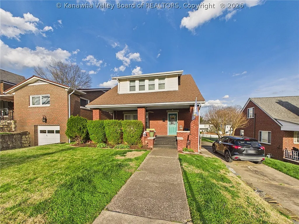 78 Fairfax Dr photo 1