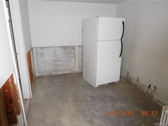 4th image of 19 Belmont Ave