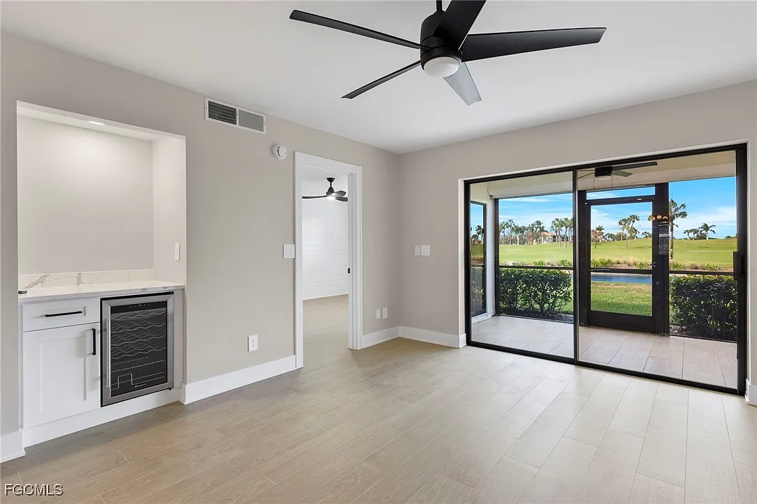 2 bed, 2.0 bath, 1160 sqft, $4,500 — Photo 4