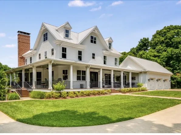 8454 Lewis Rd, Nashville, TN 37221