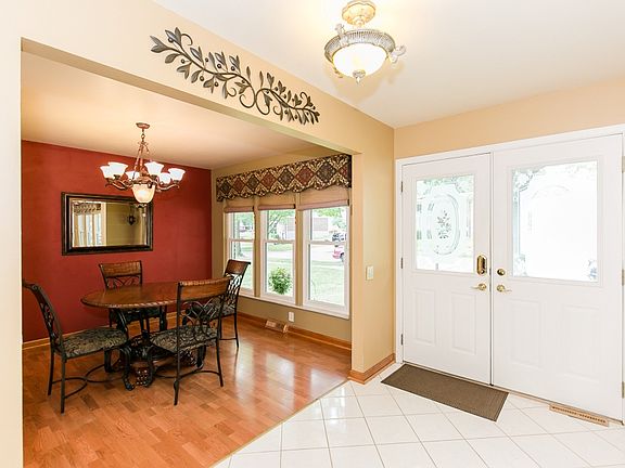 2nd image of 3236 Yorkchester Dr