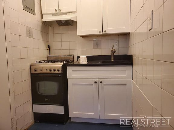 2nd image of 109 Joralemon St APT 7