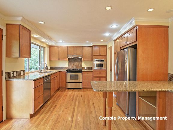 2nd image of 712 109th Ave SE