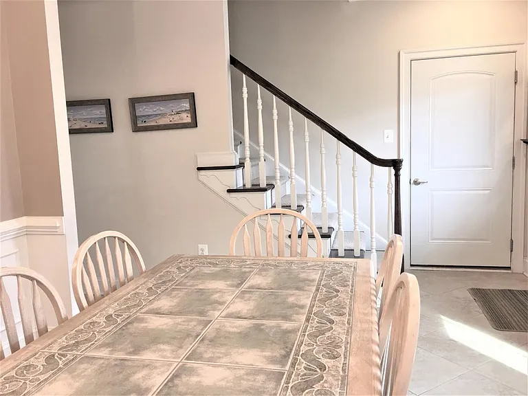406 Samantha Dr — Photo 9