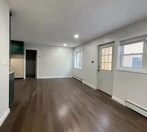 2nd image of 904 Main St