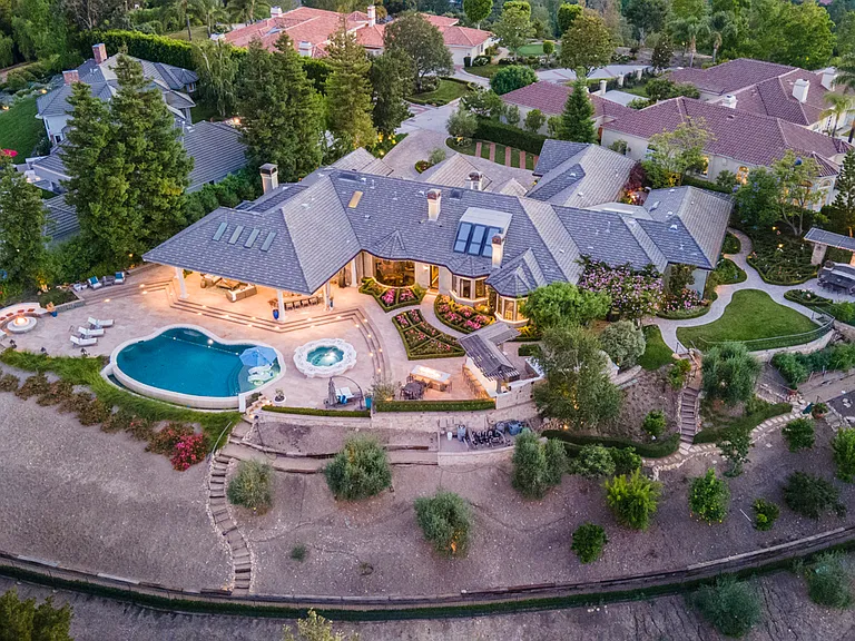 4358 Cresthaven Dr — Photo 1