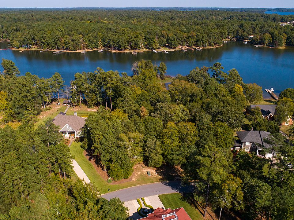 1st image of 670 Peninsula Dr