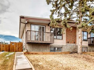 52 A E Queen Alexandra Close SE, Calgary, AB T2J 3P8