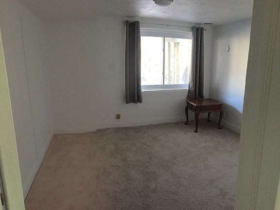 4th image of 1026 S Palmer Ave