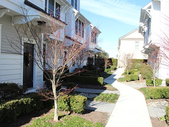 4th image of 9428 26th Bay St #9