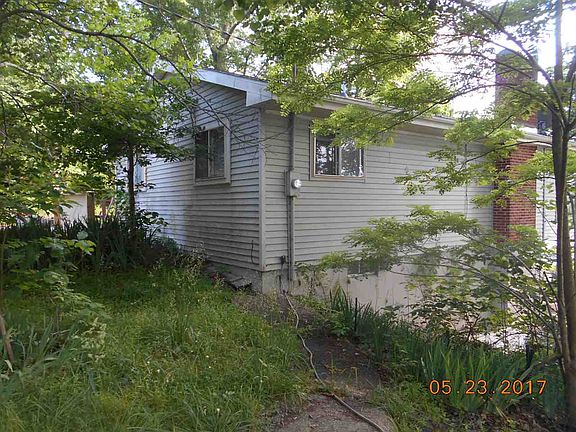3rd image of 213 N Lakeshore Dr