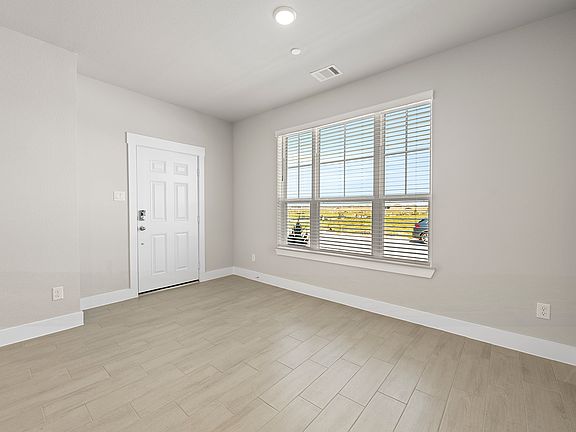 2746 Mariposa Creek Drive