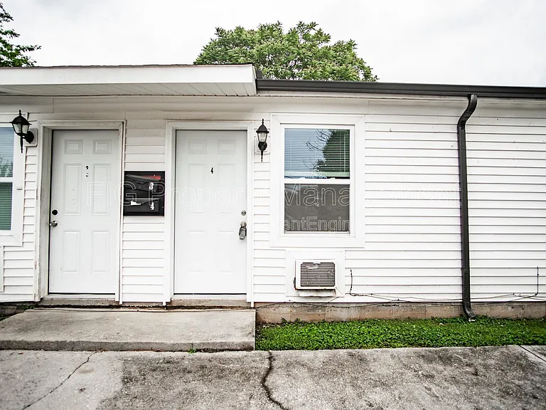 2311 Holbrook Dr #4 — Photo 5