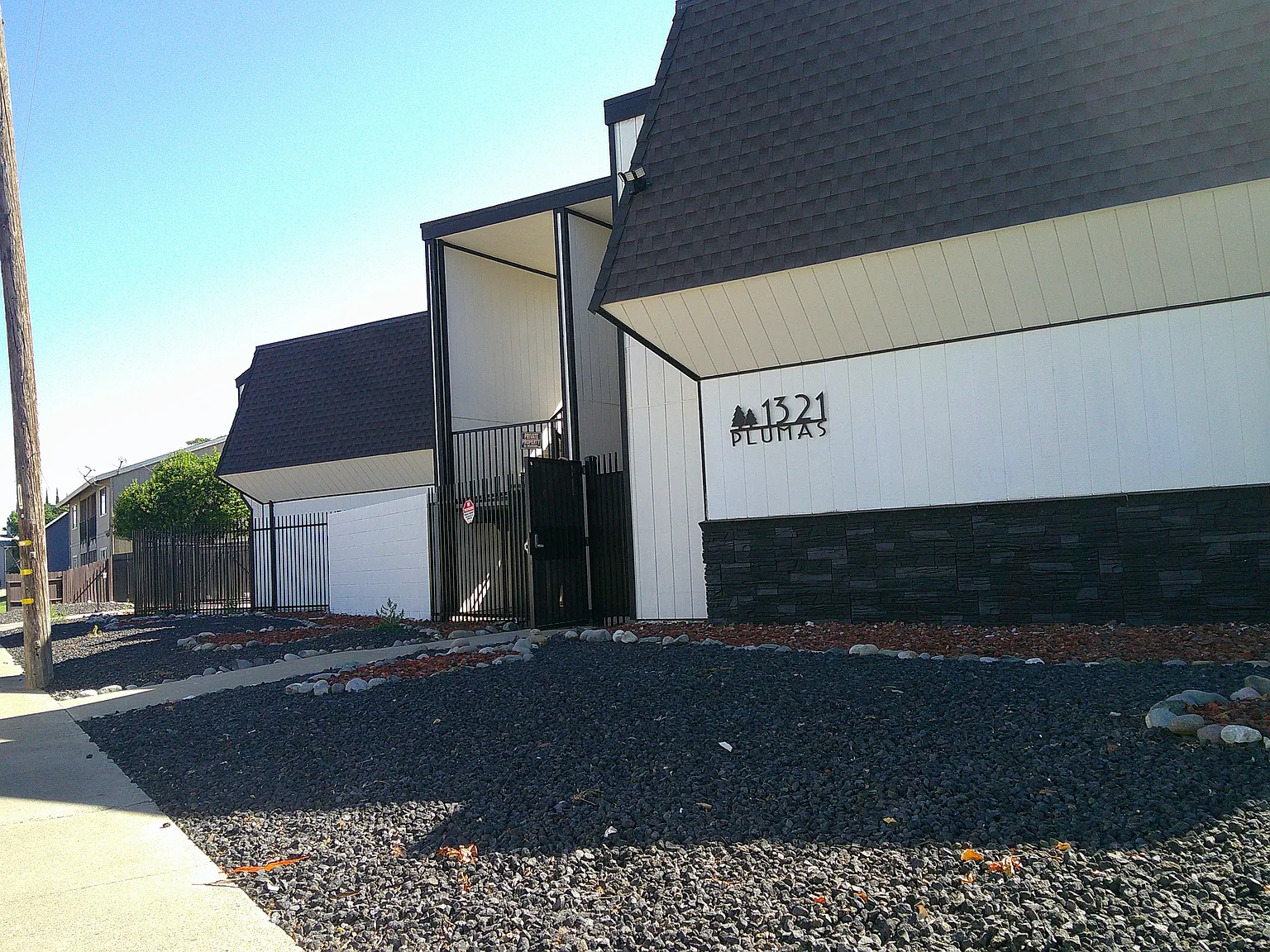Lorrie Anne Apartments - 202 — Photo 2