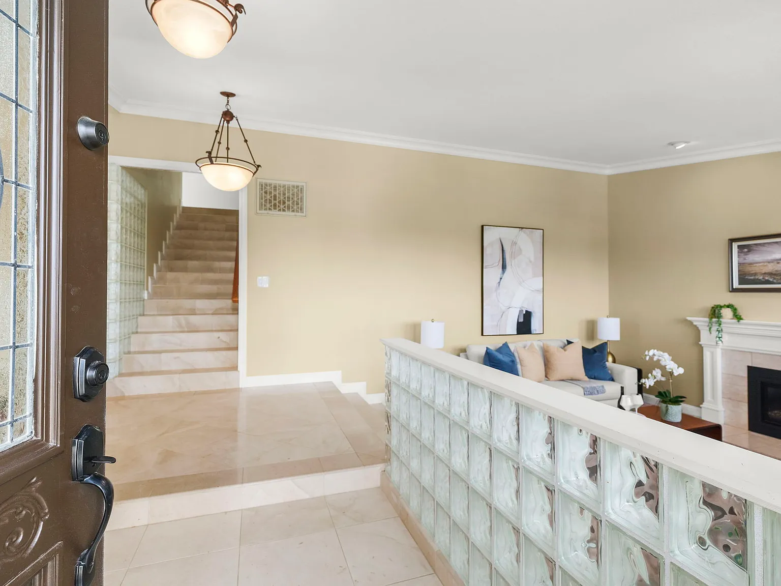 4 bed, 3714 sqft, $5,800 — Photo 2