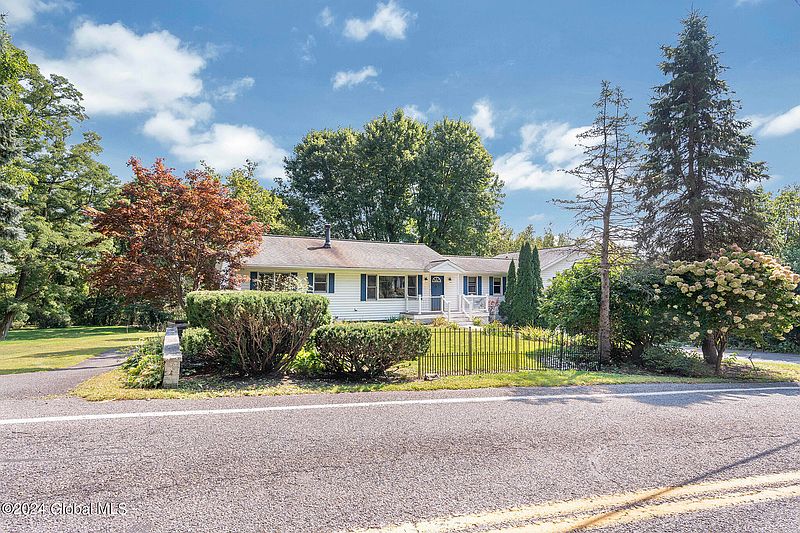3rd image of 58 Beach Road