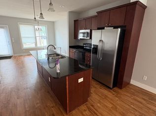 301-311 E 3rd St, Waterloo, IA 50703