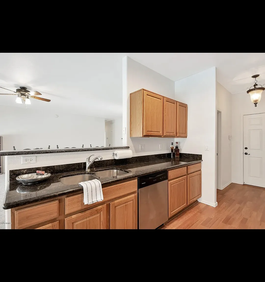3 bed, 1565 sqft, $2,500 — Photo 4
