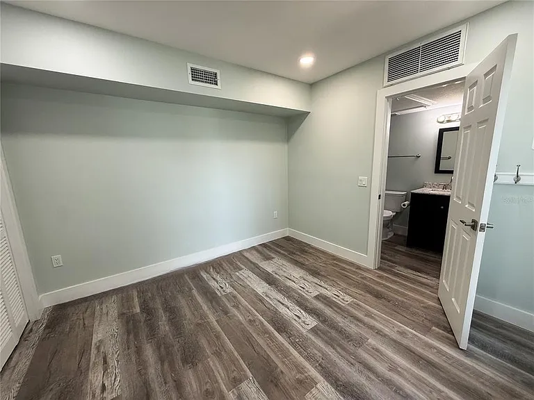 201 Medallion Blvd #D — Photo 14
