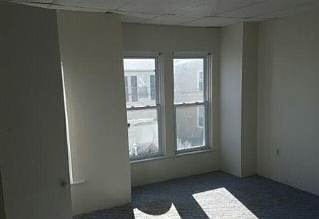 5th image of 130-1 Elm St
