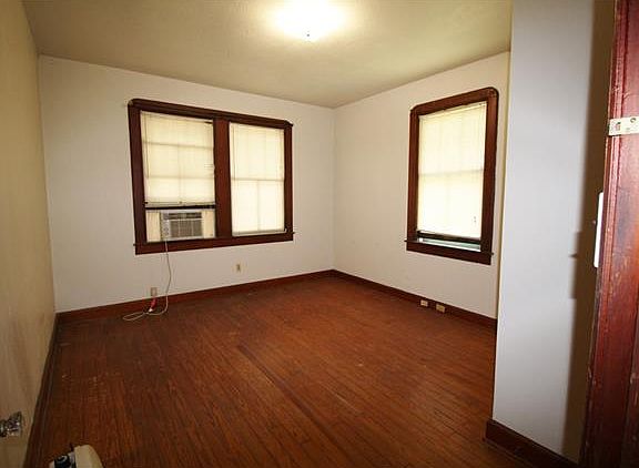 5th image of 530 Macarthur Ave