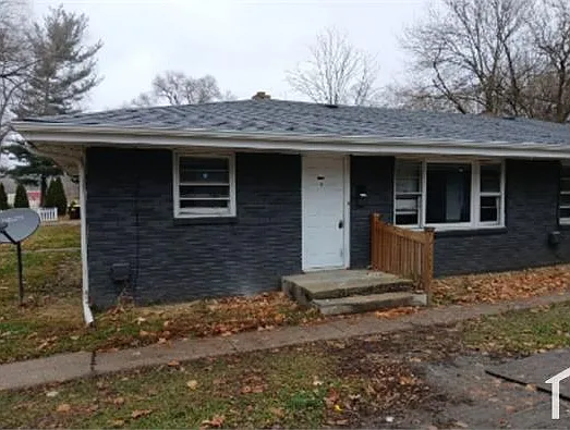 1023 Irving Ave