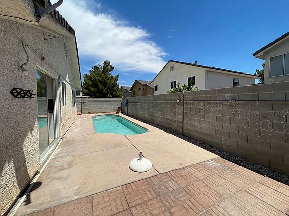 3rd image of 7420 Flat Rock St