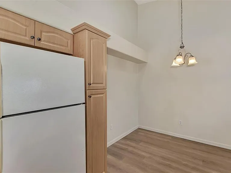 400 Mirabella Cir #201 — Photo 17