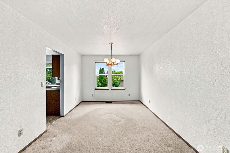 5th image of 2006 64th Avenue NE