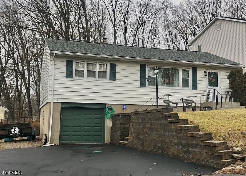 2nd image of 38 White Meadow Rd