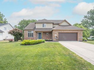 7033 Amanda Dr, Belleville, MI 48111