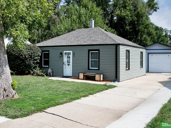 2807 Calhoun St, Bellevue, NE 68005