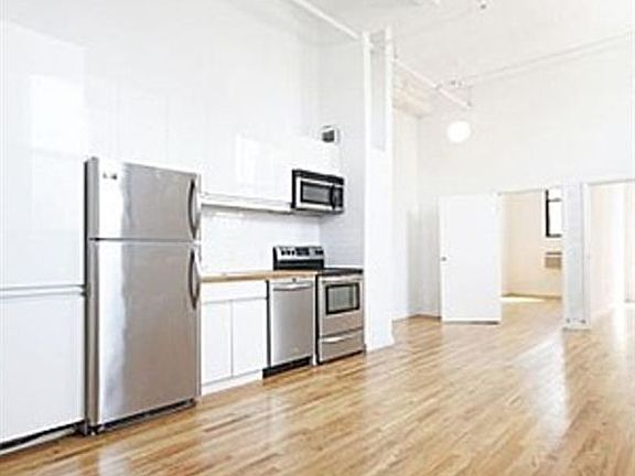 44berry_BIG_living_room (1)