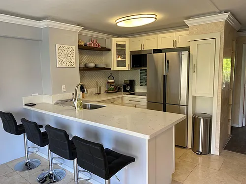 1690 Ala Moana Blvd #300 Photo 1