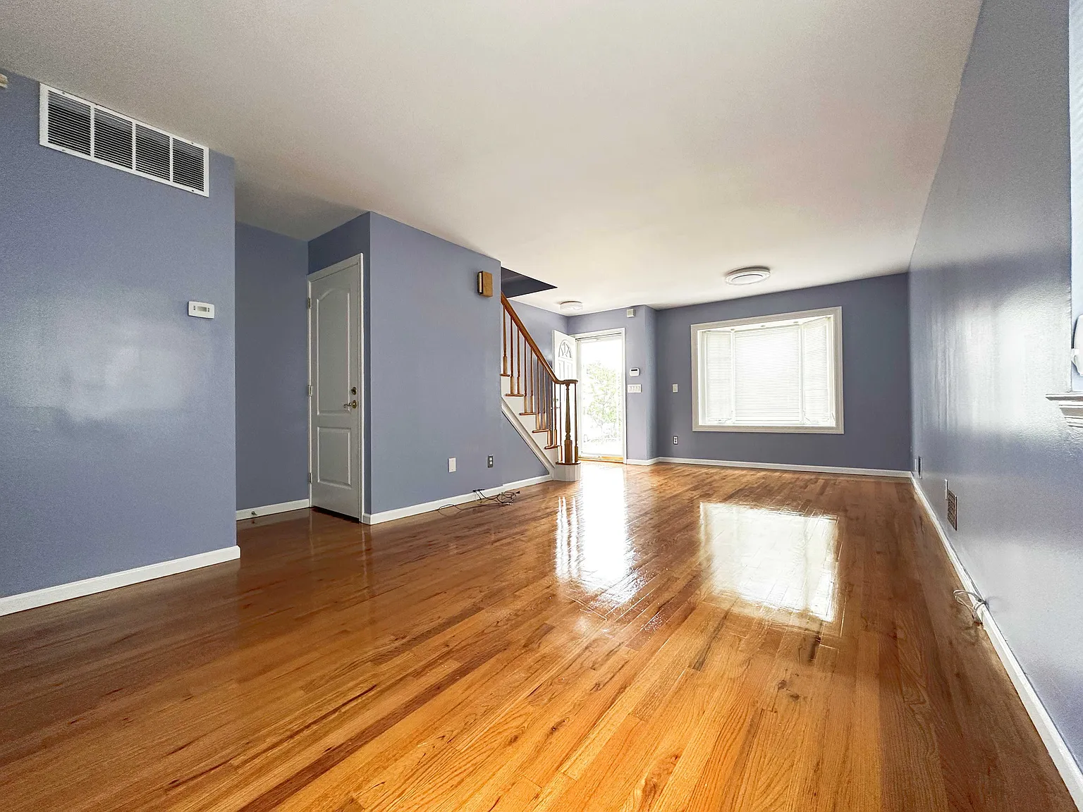 3 bed, 1.5 bath, 1395 sqft, $3,500 — Photo 4