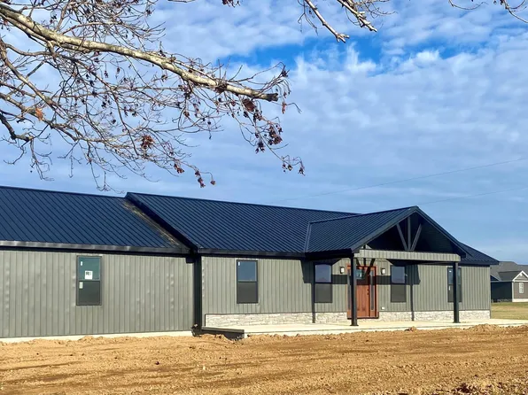 8 Lear Cir, Brodhead, KY 40409