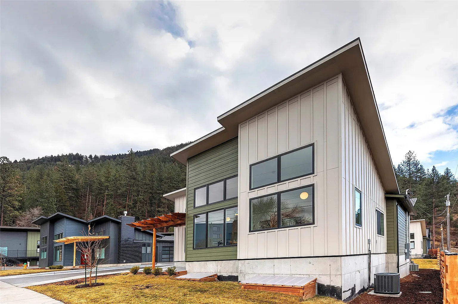 3 bed, 1700 sqft, $3,000 — Photo 3