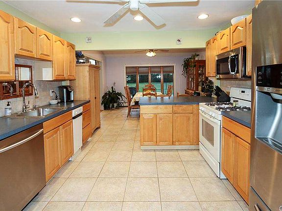 5th image of 9 Sherwood Dr