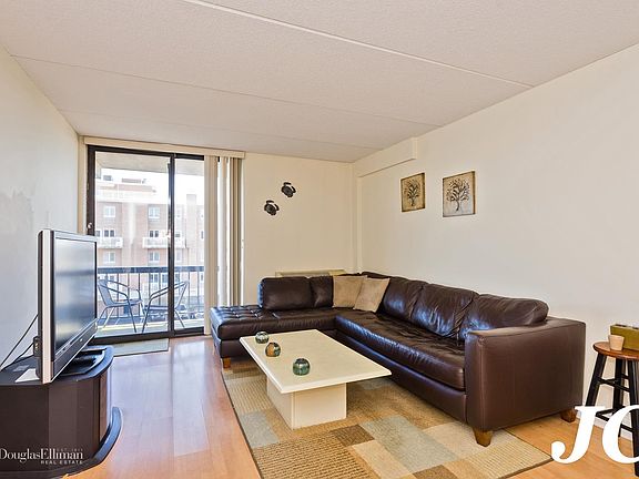 3rd image of 750 W Broadway APT 4M