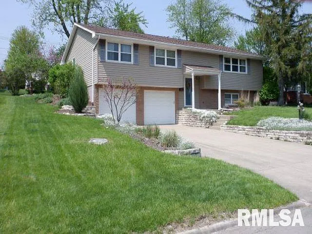 6525 N Ridgefield Ln photo 1